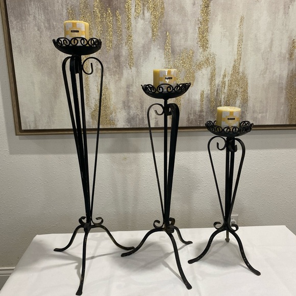 Elegant Black Iron Candle Holders Set - Picture 2 of 8